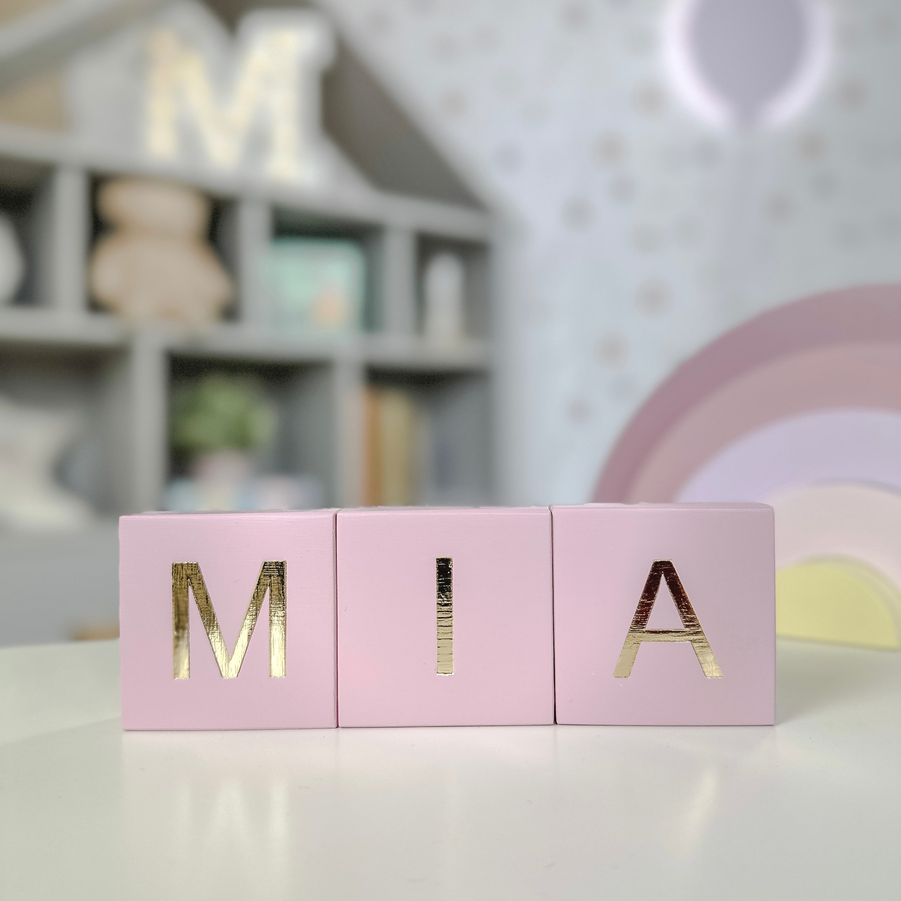 WOODEN BLOCK WITH LETTER - DUSTY PINK