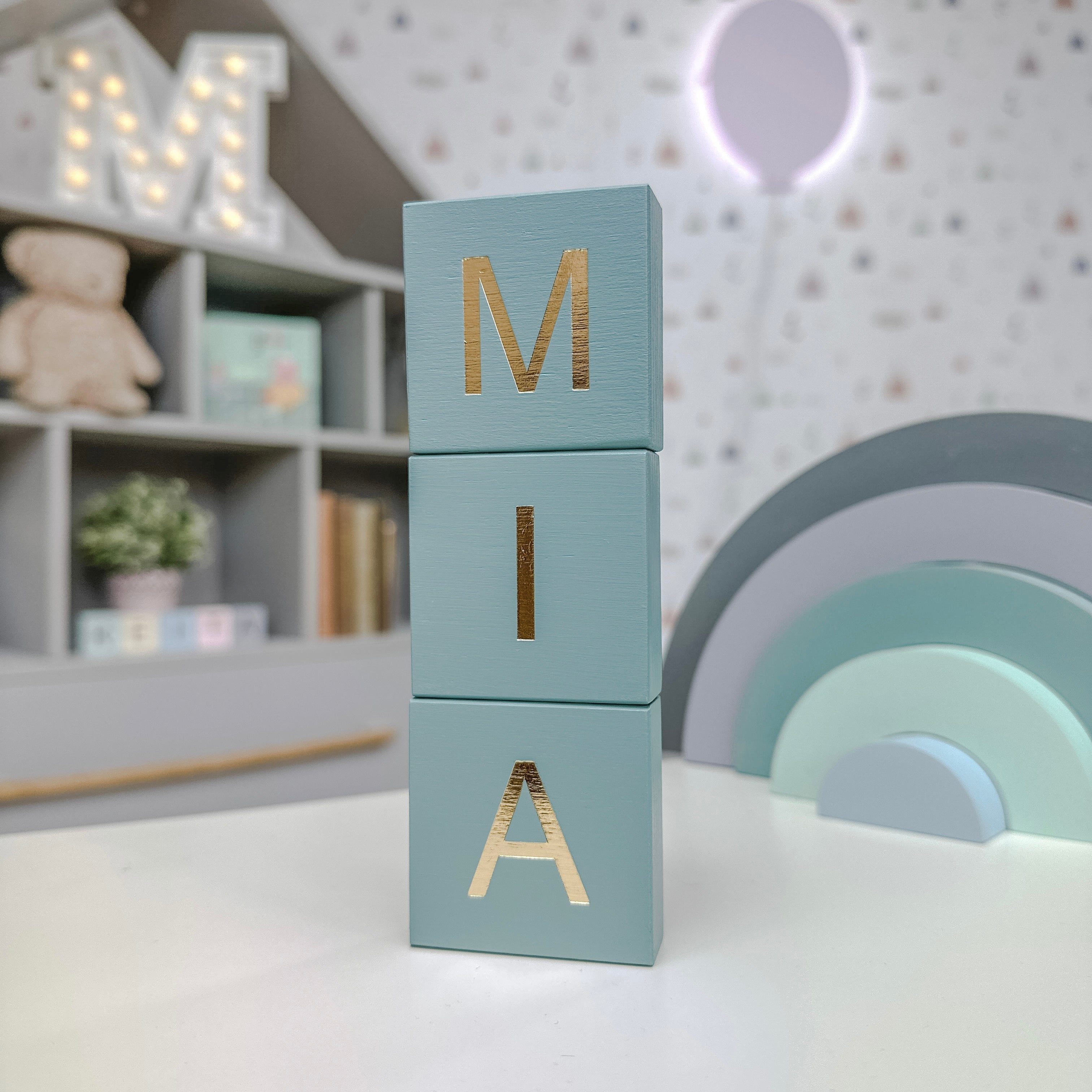 WOODEN BLOCK WITH LETTER - DUSTY MINT