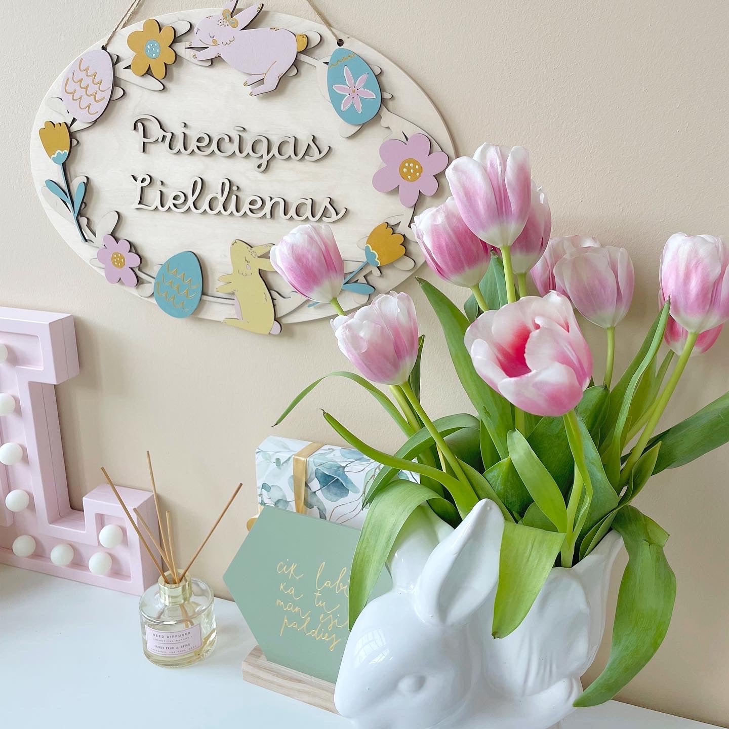 EASTER DECOR