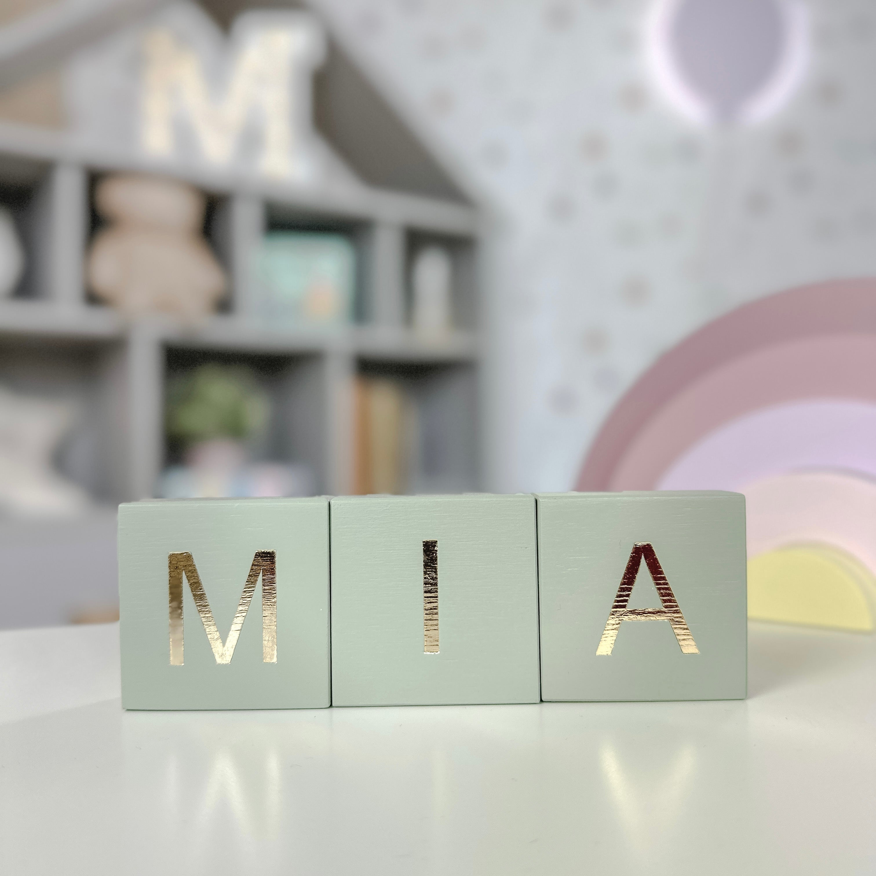 WOODEN BLOCK WITH LETTER - KHAKI