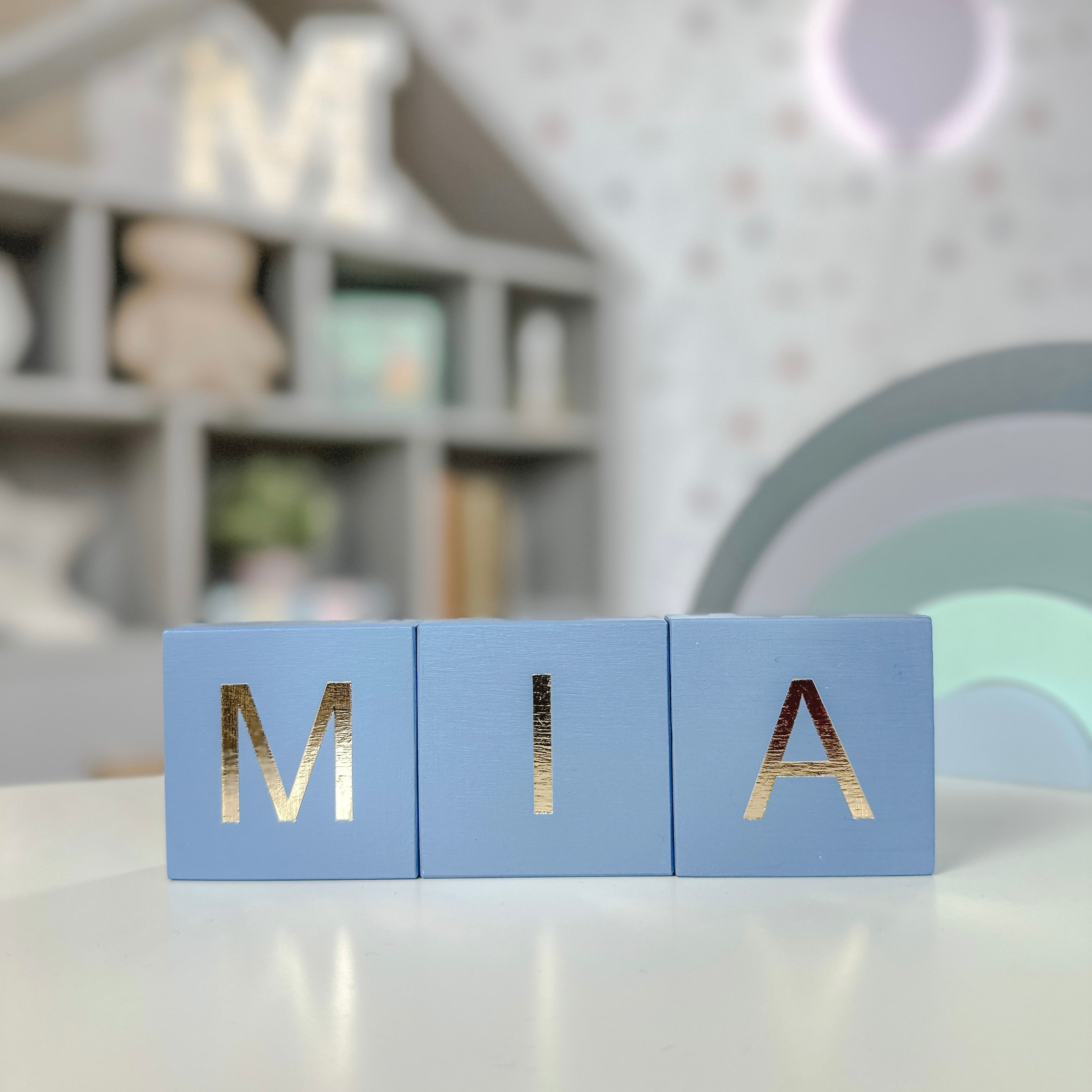 WOODEN BLOCK WITH LETTER - BLUE