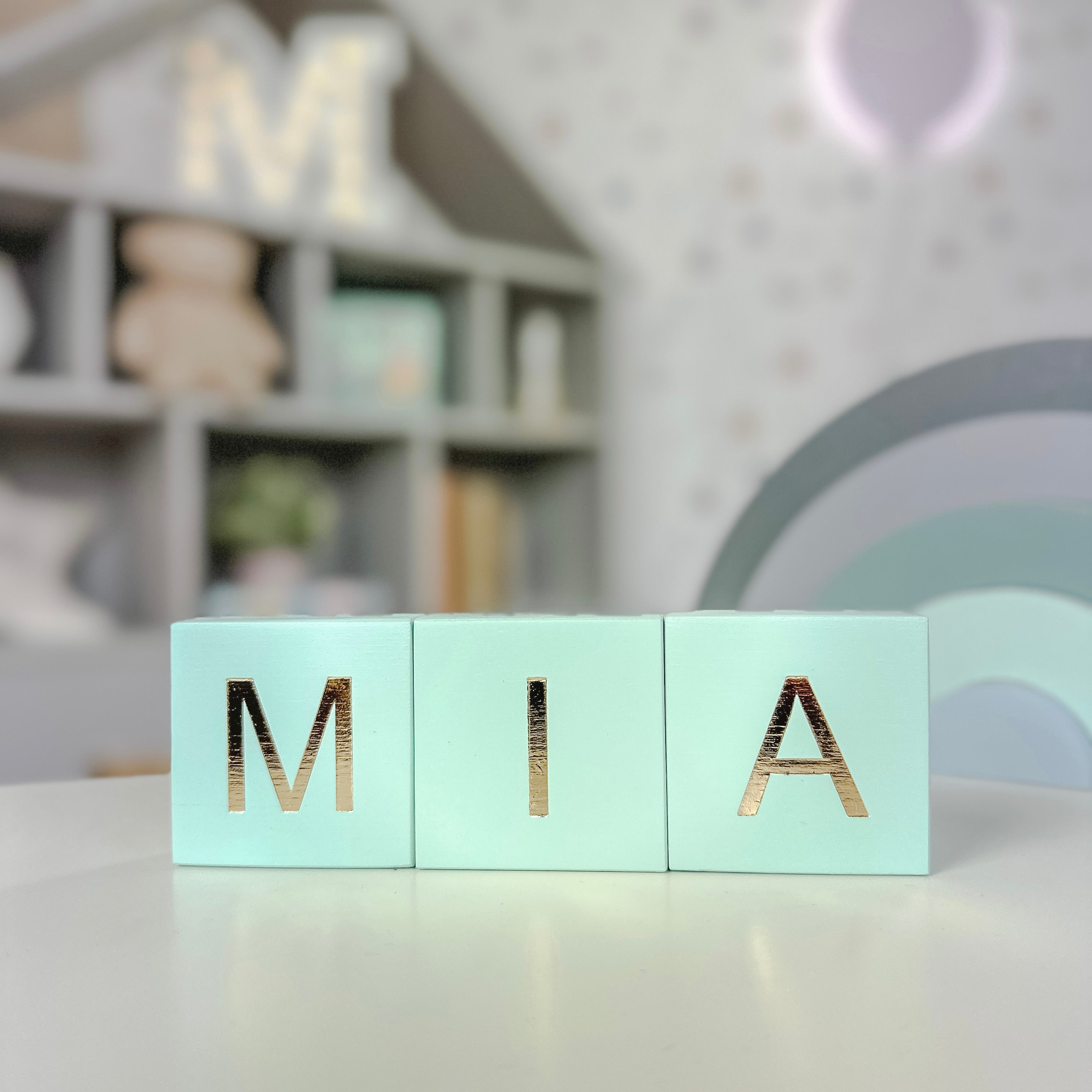 WOODEN BLOCK WITH LETTER - MINT