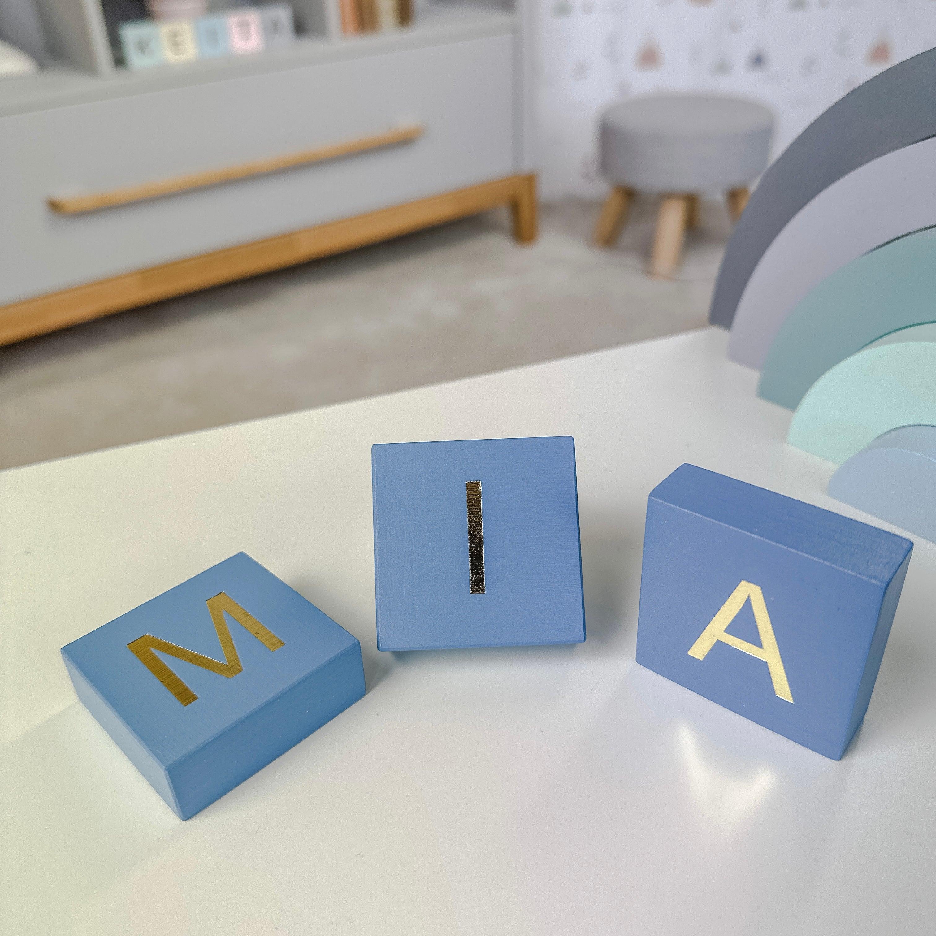 WOODEN BLOCK WITH LETTER - BLUE