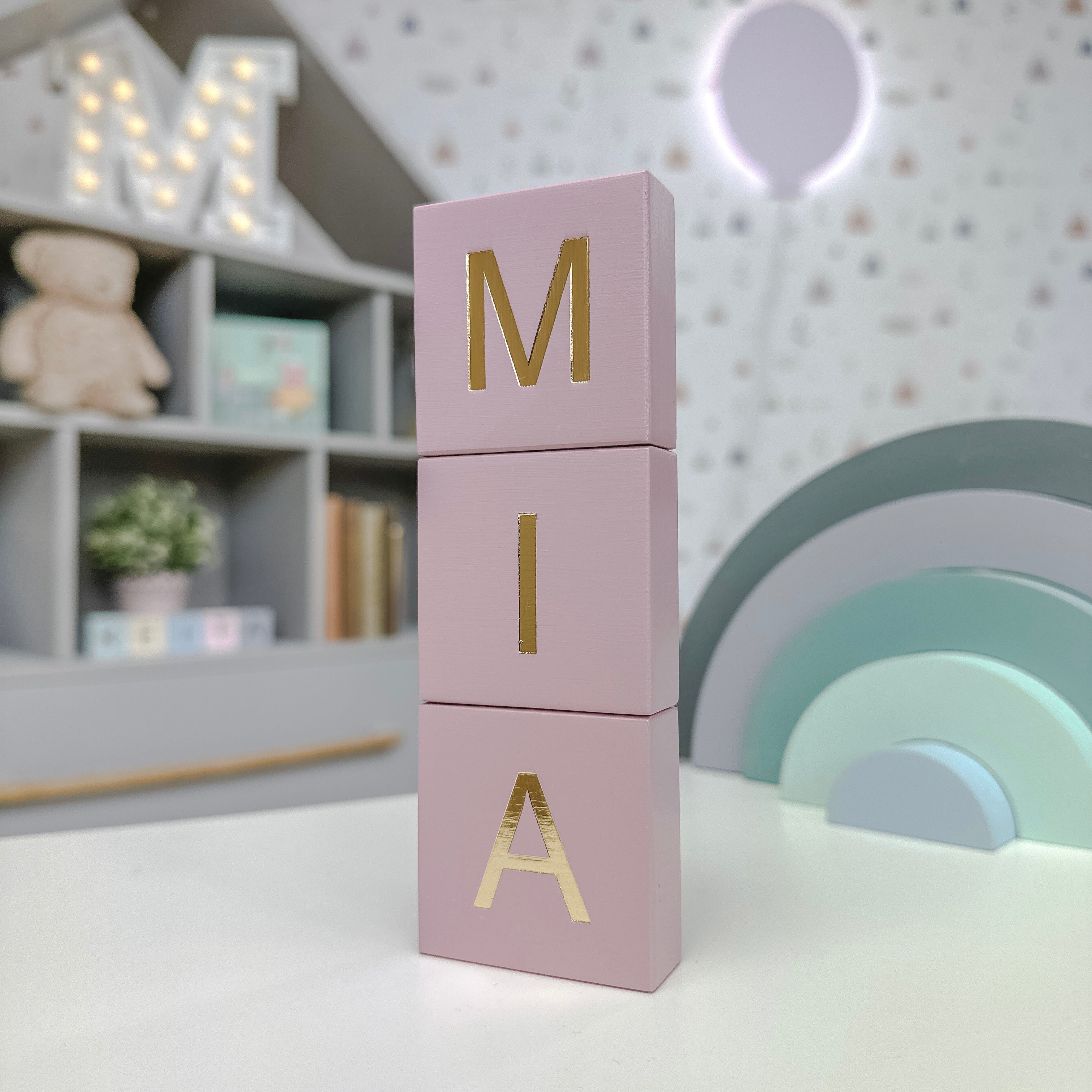 WOODEN BLOCK WITH LETTER - DUSTY PINK