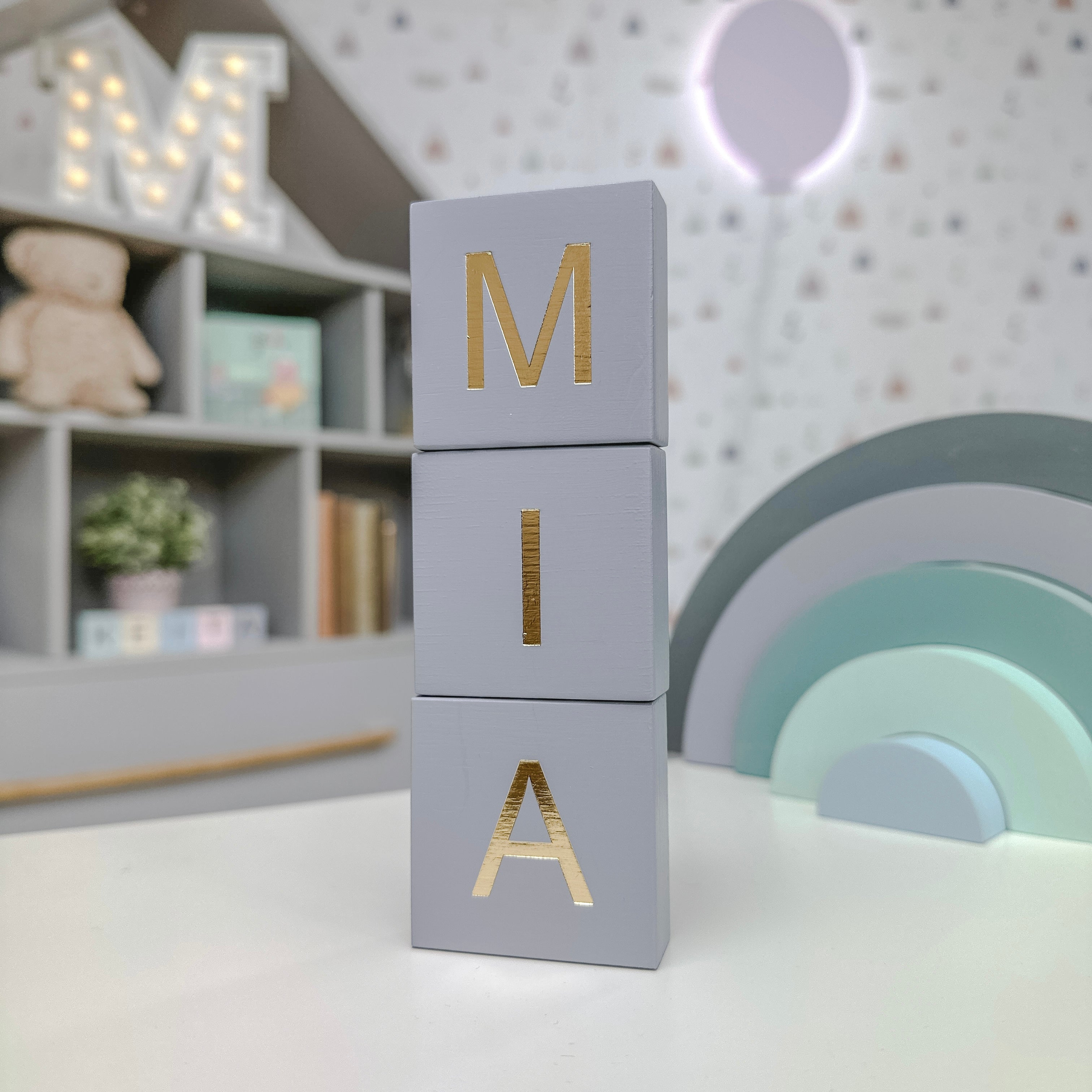 WOODEN BLOCK WITH LETTER - GREY