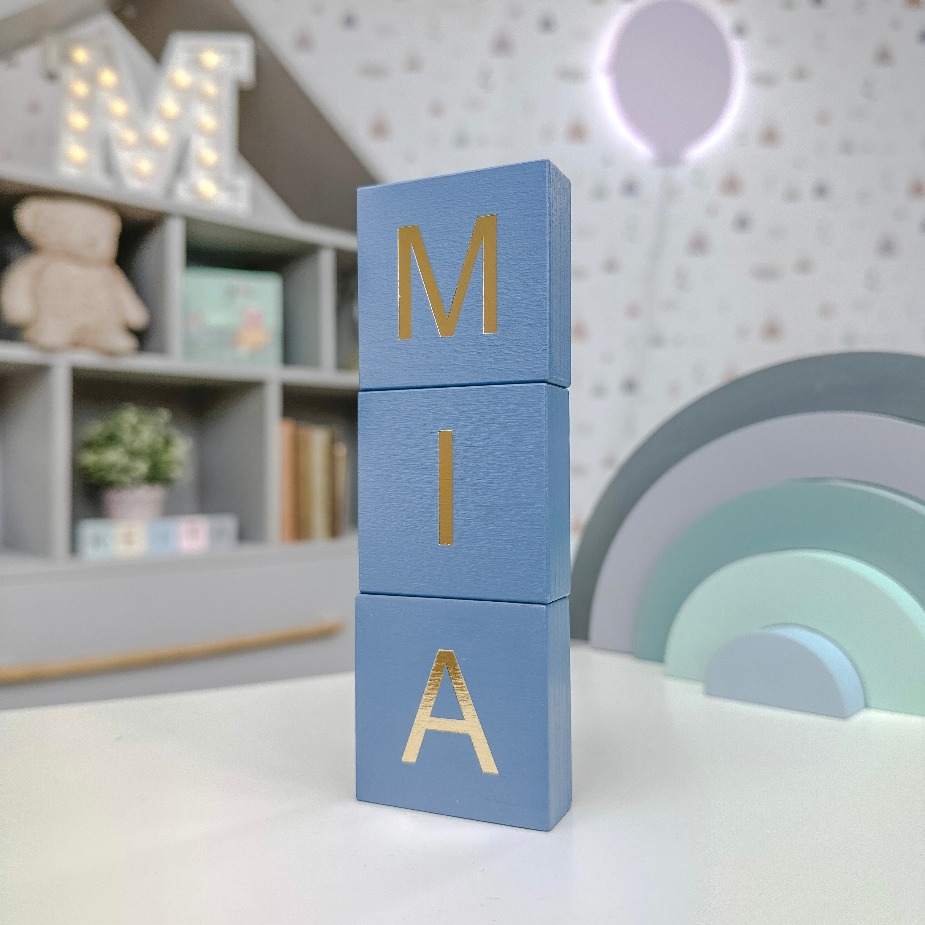 WOODEN BLOCK WITH LETTER - BLUE