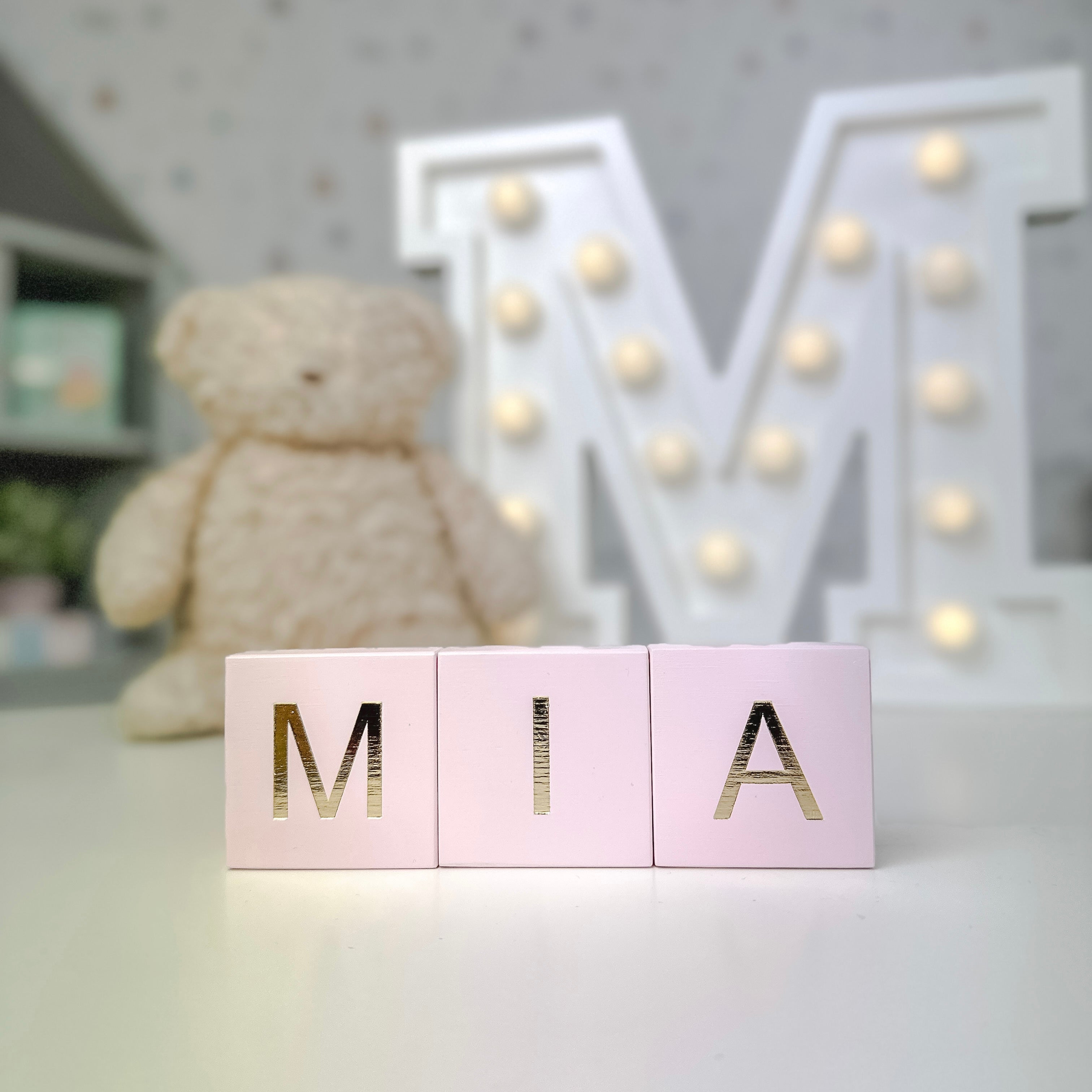 WOODEN BLOCK WITH LETTER - LIGHT PINK