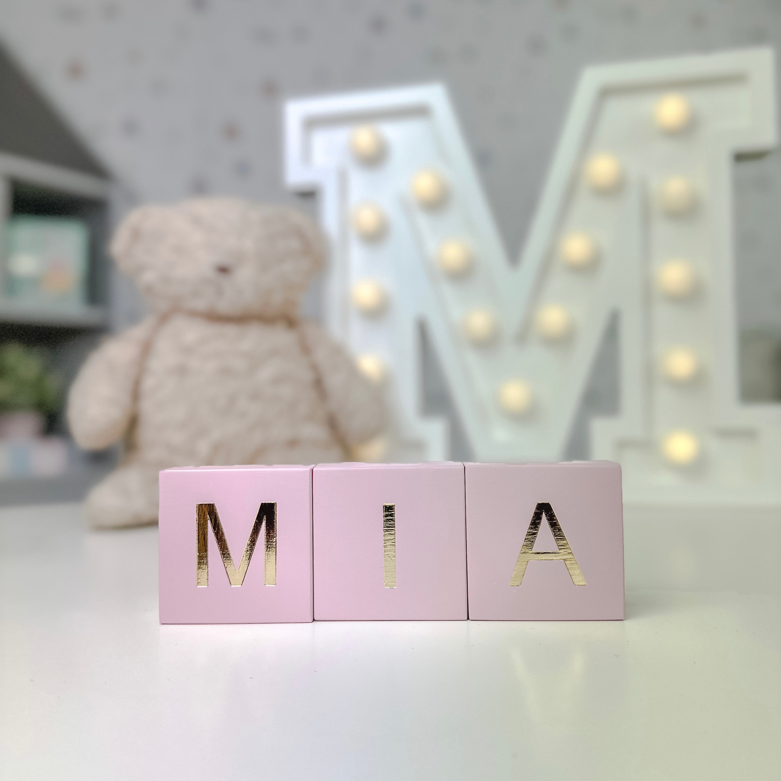 WOODEN BLOCK WITH LETTER - DUSTY PINK